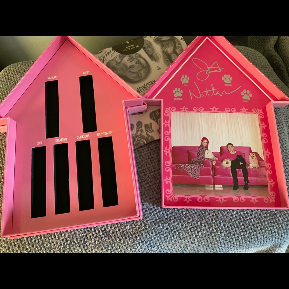 Jeffree Star Family Collection box!!
